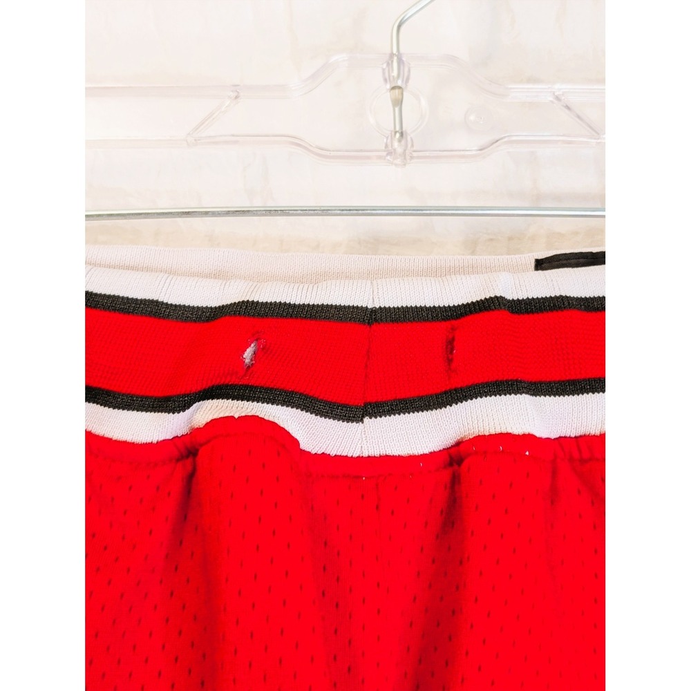 Just Don Chicago Bulls 1997-98 Basketball Shorts Medium Red Sewn On Logo Retro - Picture 6 of 15